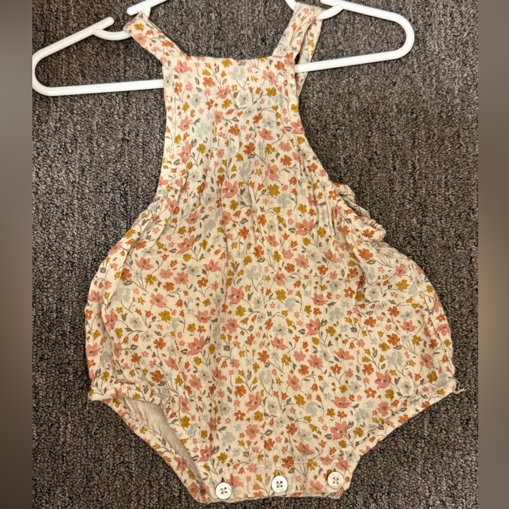 Rylee and cru floral romper 6-12 months